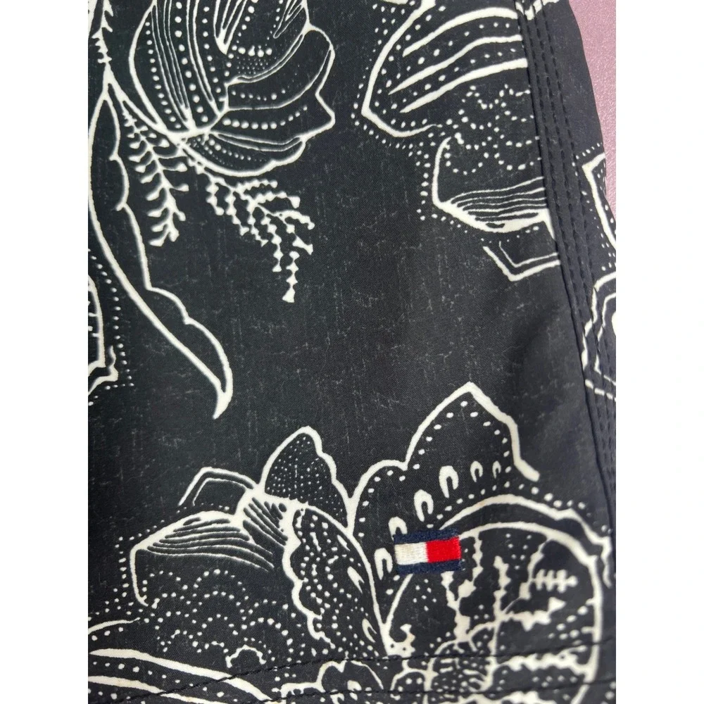 Tommy Hilfiger Mens Navy White Vacation Floral Swim Trunks Board Shorts Preppy L - Picture 4 of 13